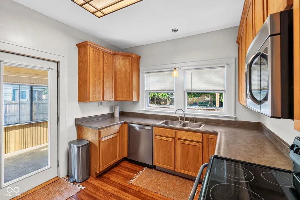 905 Maple Terre Haute, IN 47804