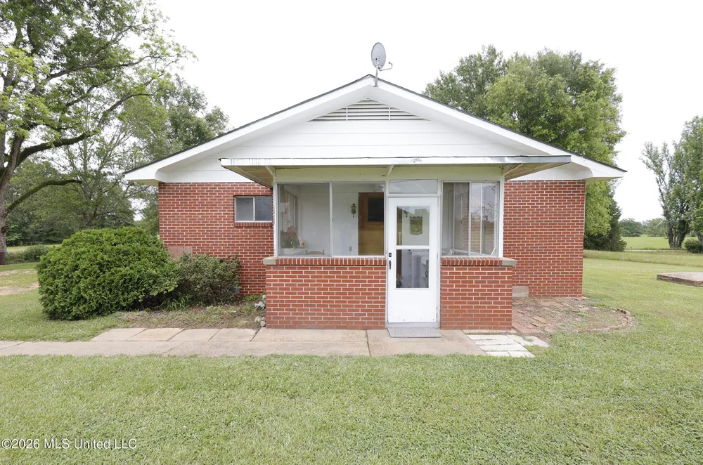 7037 Lilly Road Crystal Springs, MS 39059