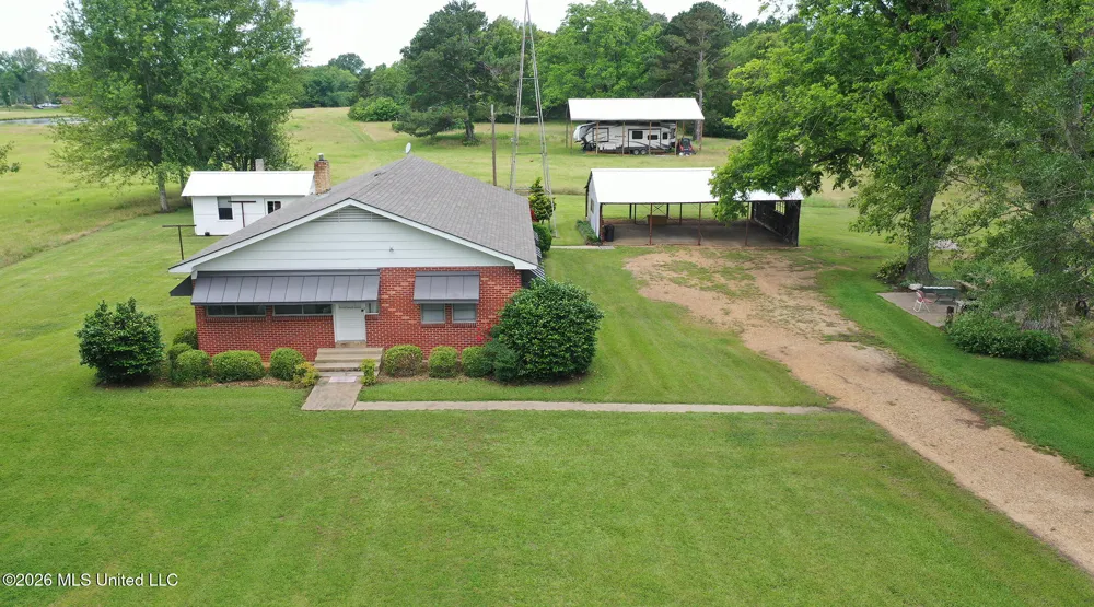 7037 Lilly Road Crystal Springs, MS 39059