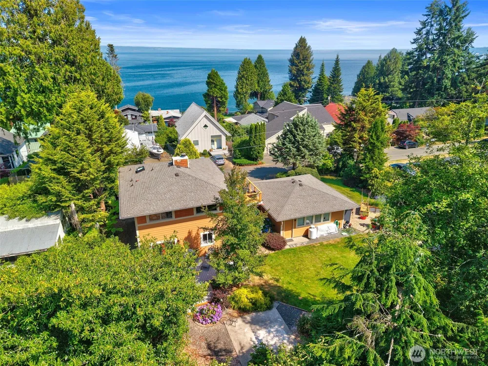 19061 Harris Avenue NE Suquamish, WA 98392