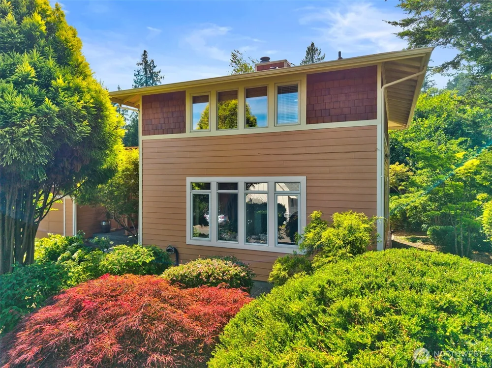 19061 Harris Avenue NE Suquamish, WA 98392