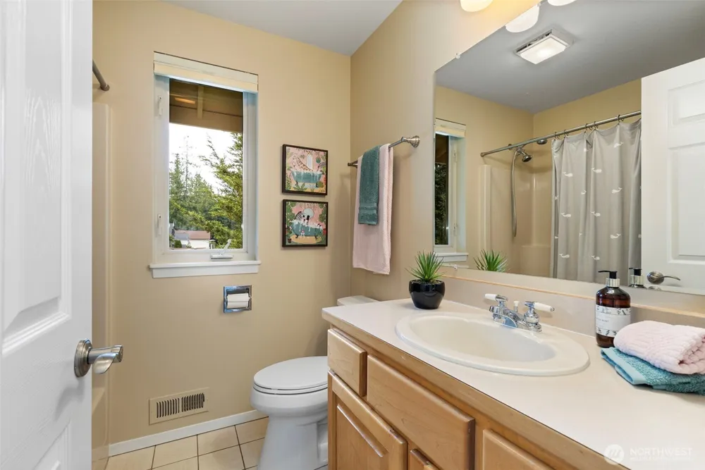 19061 Harris Avenue NE Suquamish, WA 98392