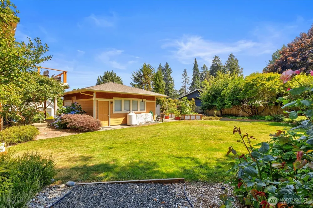 19061 Harris Avenue NE Suquamish, WA 98392