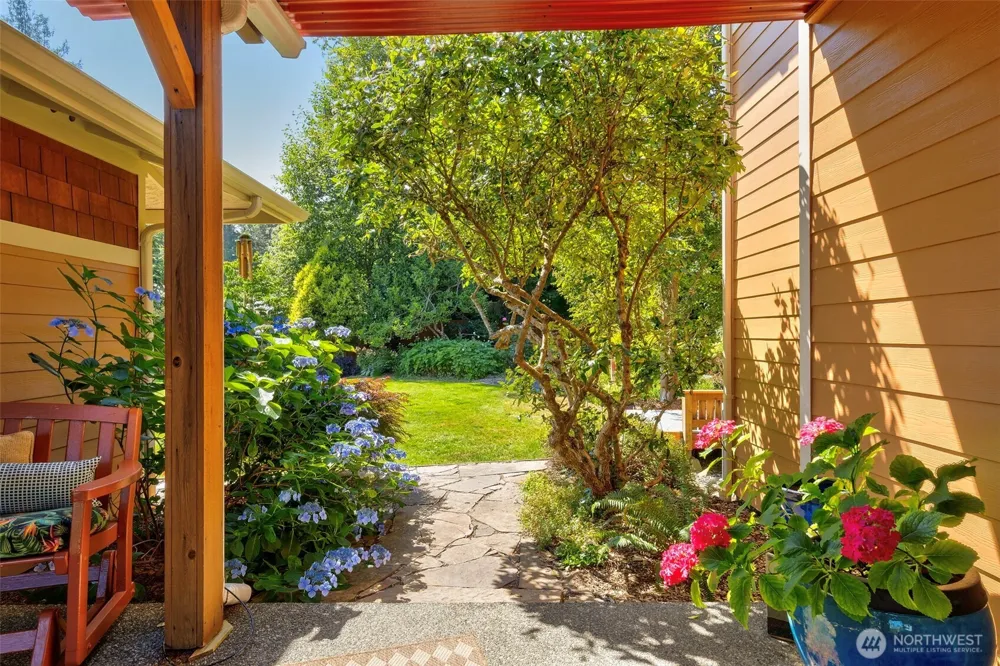 19061 Harris Avenue NE Suquamish, WA 98392