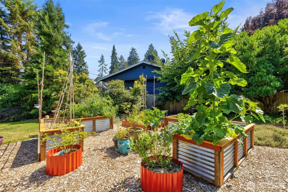 19061 Harris Avenue NE Suquamish, WA 98392