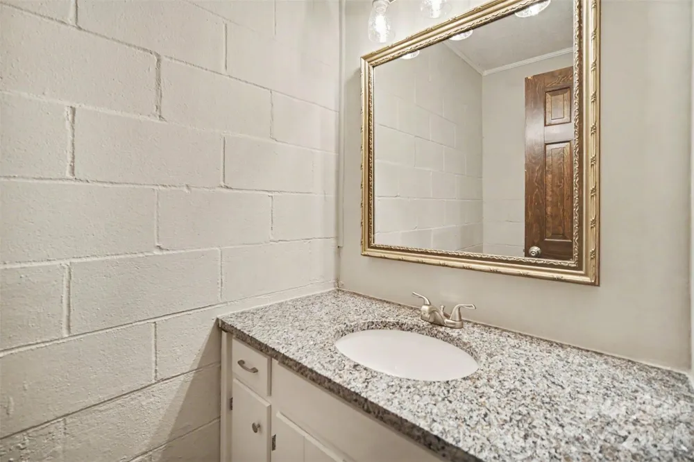 519 Raintree Drive Matthews, NC 28104