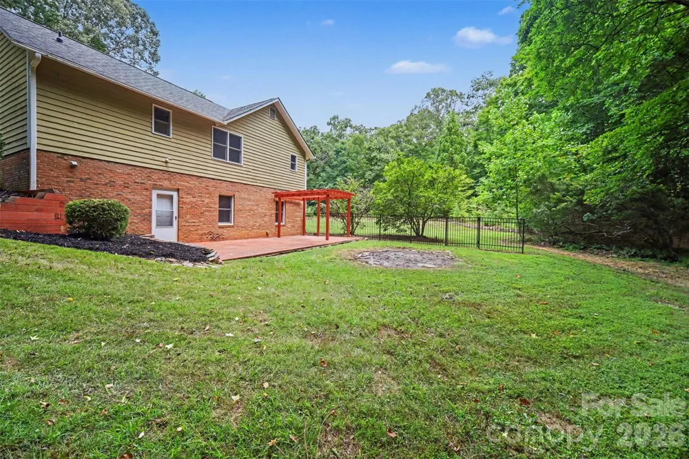 519 Raintree Drive Matthews, NC 28104