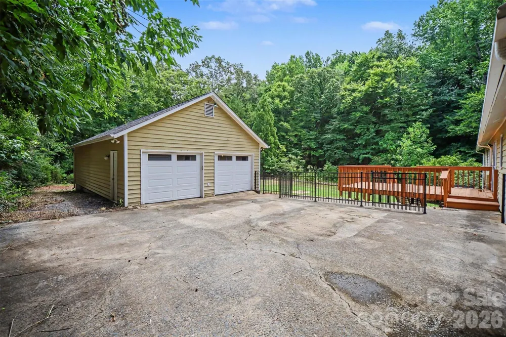 519 Raintree Drive Matthews, NC 28104