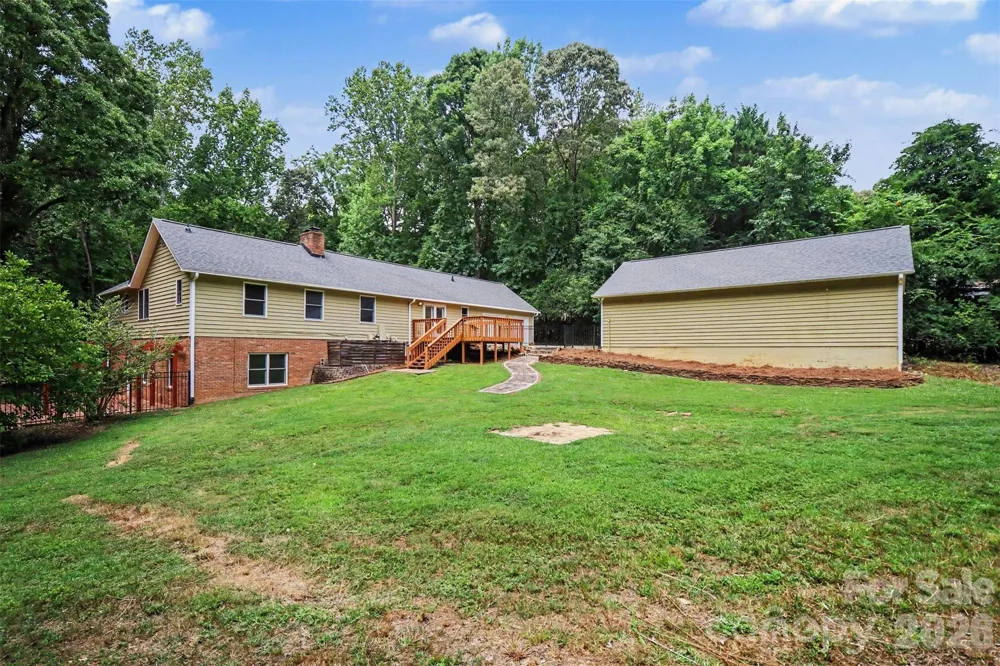 519 Raintree Drive Matthews, NC 28104