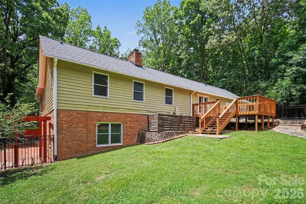 519 Raintree Drive Matthews, NC 28104