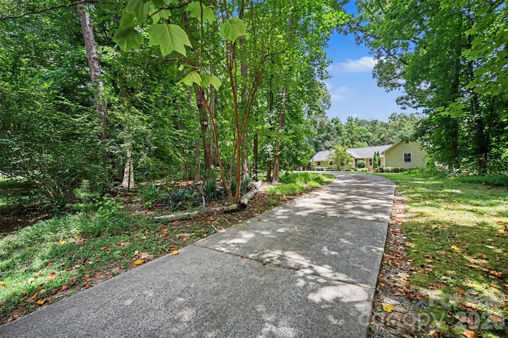 519 Raintree Drive Matthews, NC 28104
