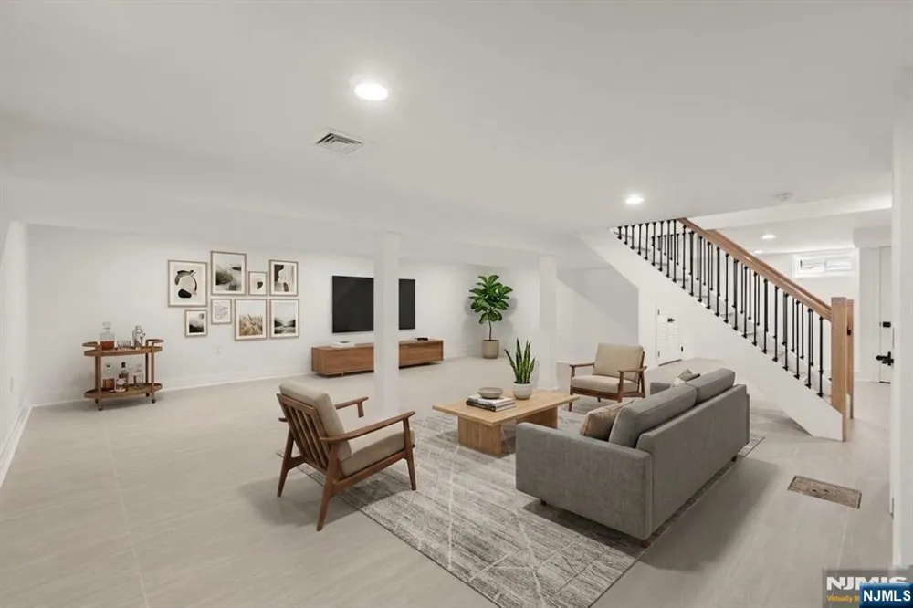 34 Parkway Rochelle Park, NJ 07662
