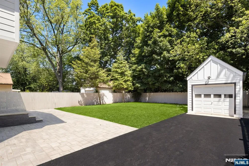 34 Parkway Rochelle Park, NJ 07662