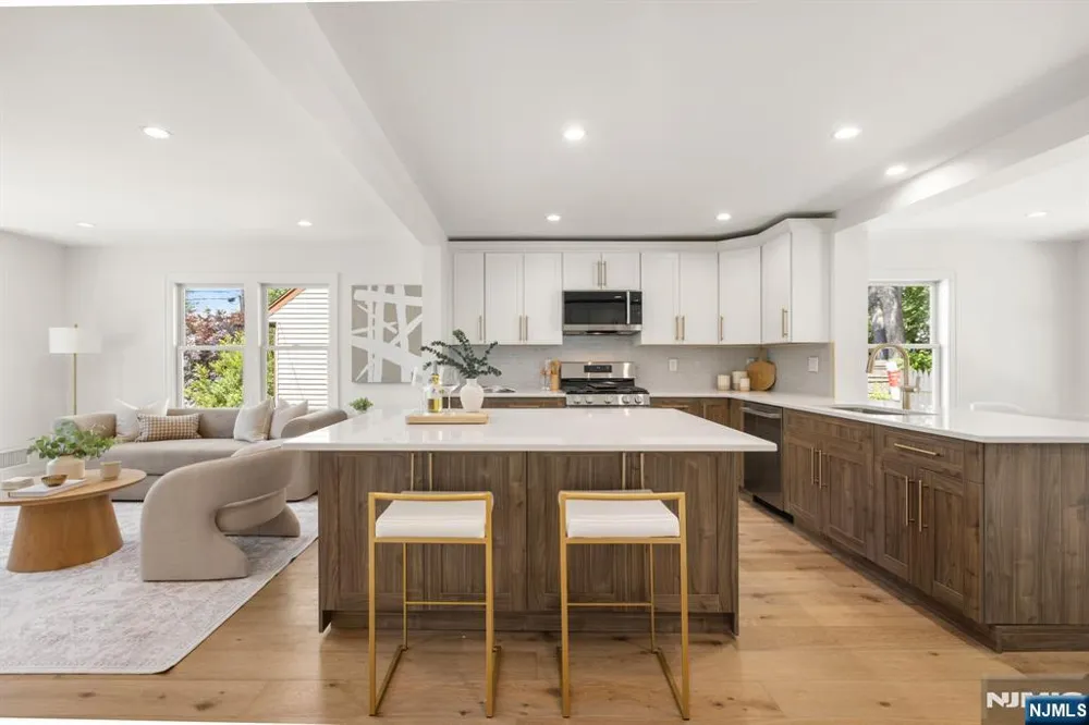 34 Parkway Rochelle Park, NJ 07662