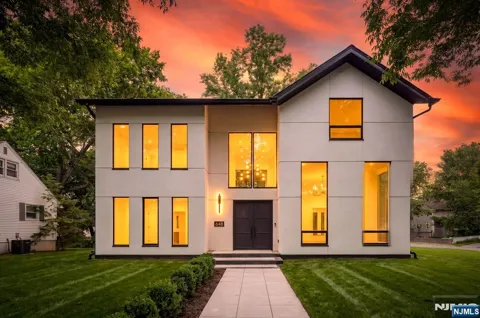 648 Falmouth Avenue