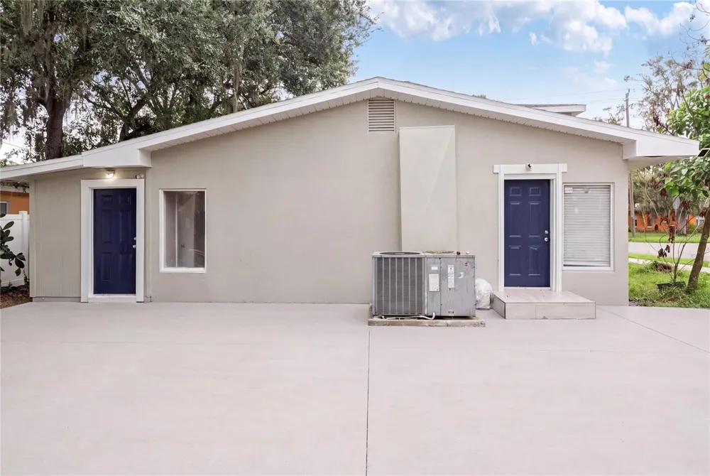 1325 E LAURA STREET Plant City, FL 33563