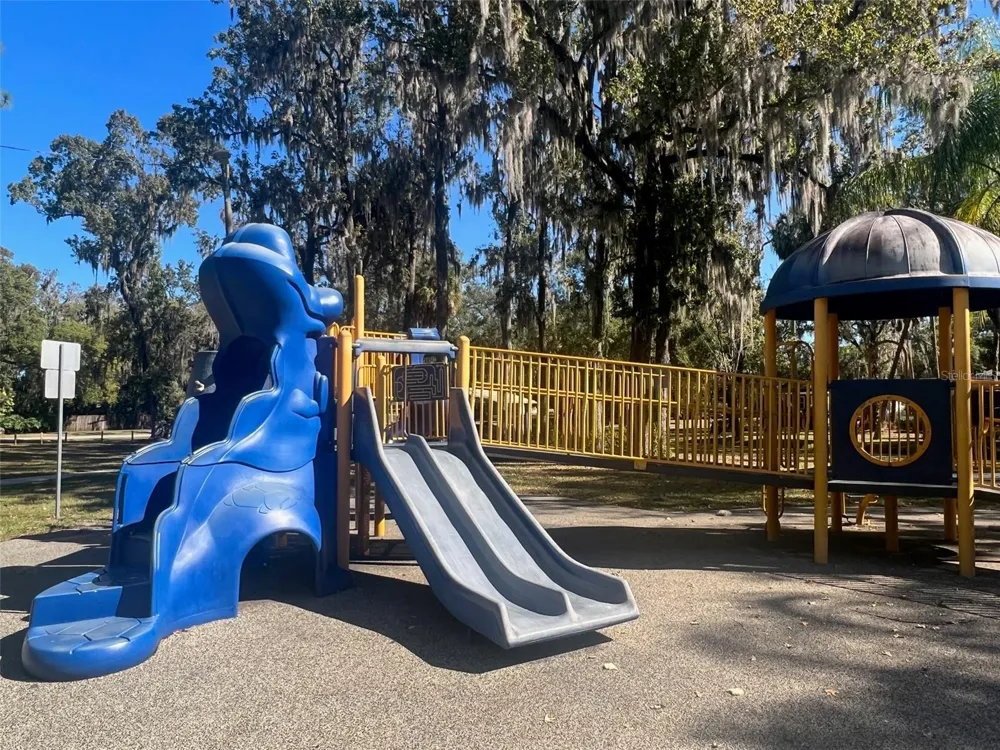 1325 E LAURA STREET Plant City, FL 33563