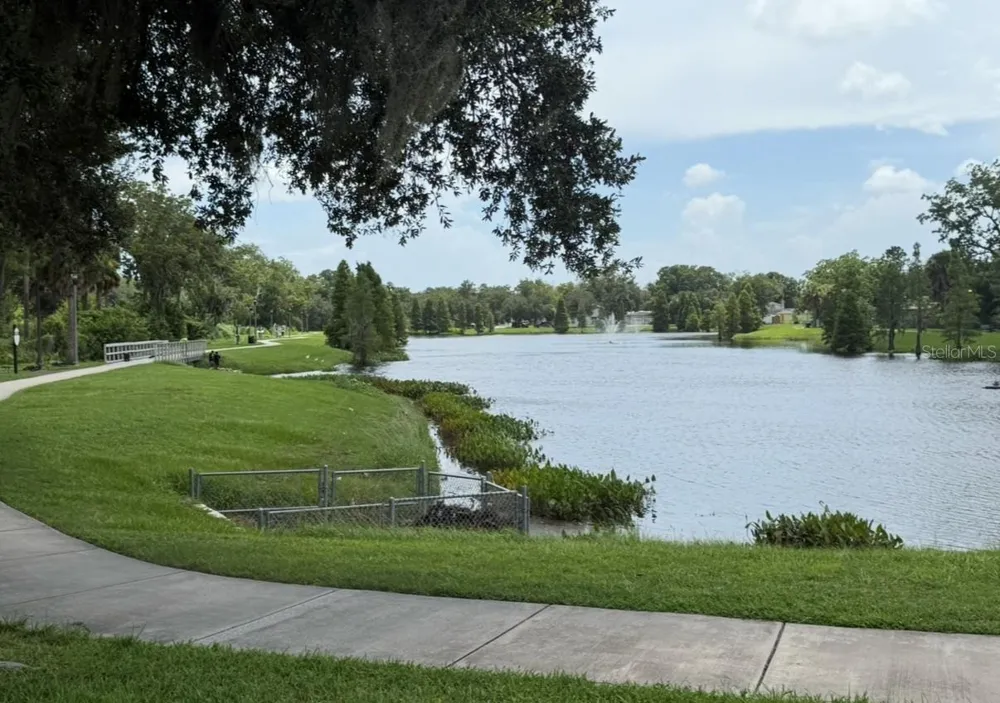 1325 E LAURA STREET Plant City, FL 33563