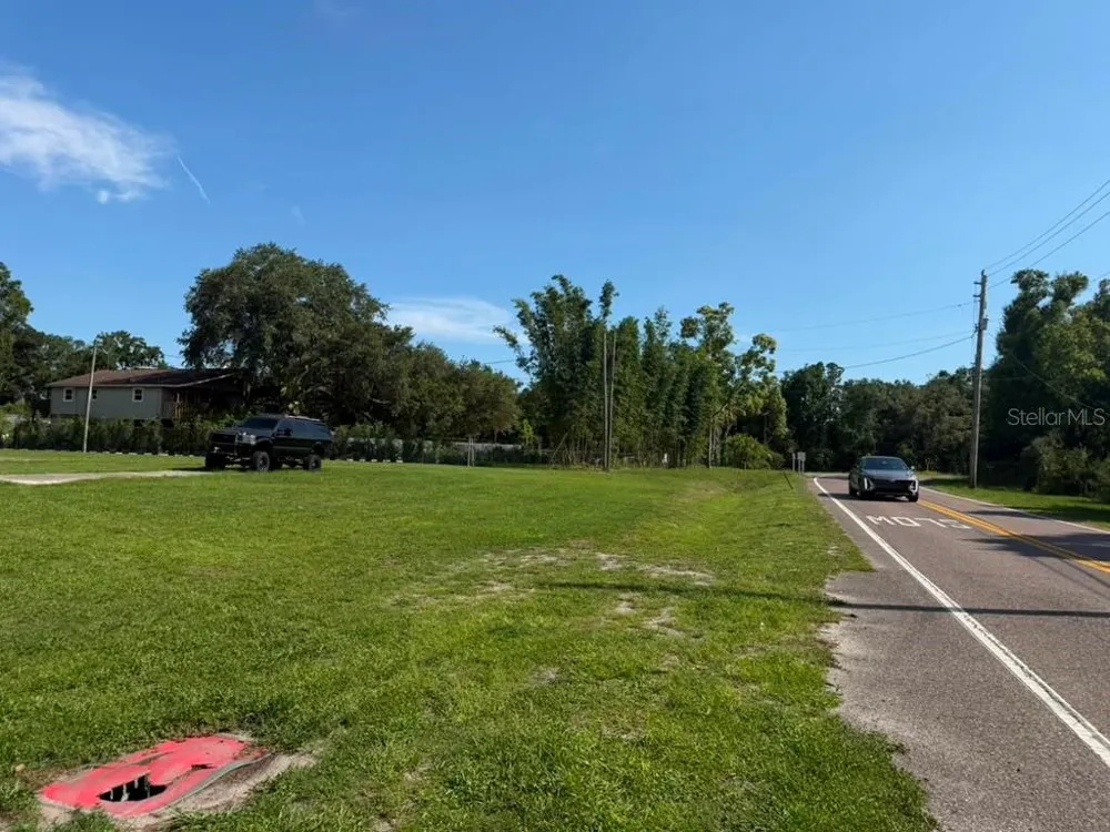 8844 S MOBLEY ROAD Tampa, FL 33626
