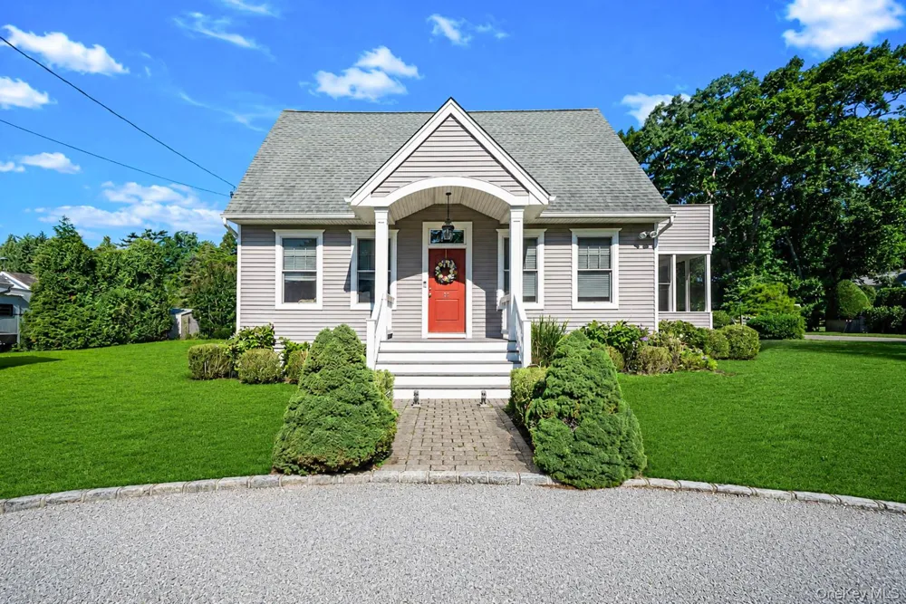 16 Foster Crossing East Quogue, NY 11942