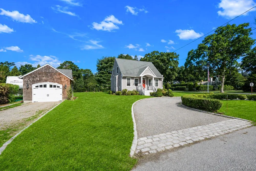 16 Foster Crossing East Quogue, NY 11942