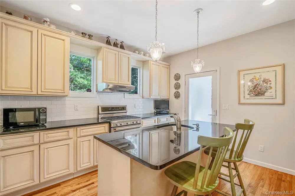 16 Foster Crossing East Quogue, NY 11942