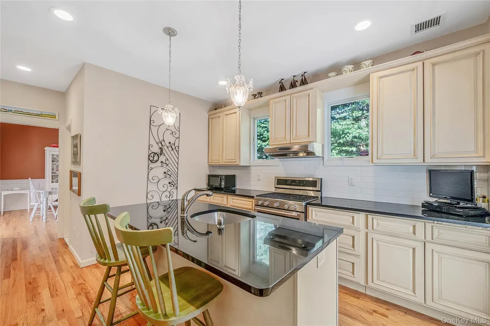 16 Foster Crossing East Quogue, NY 11942