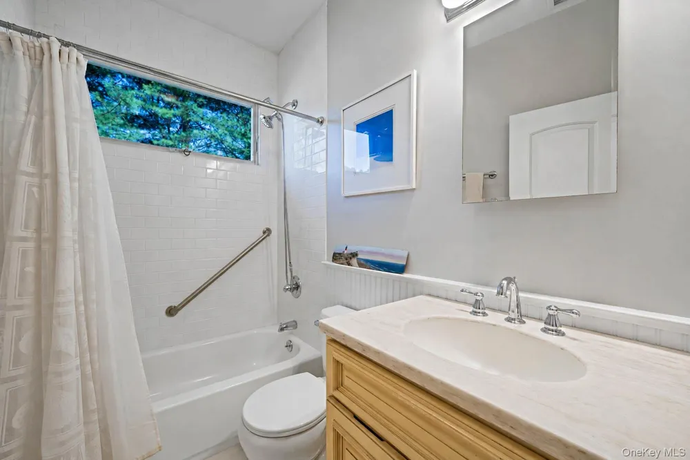 16 Foster Crossing East Quogue, NY 11942