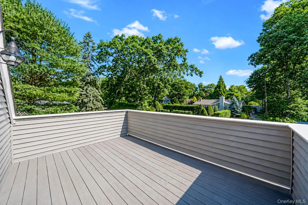 16 Foster Crossing East Quogue, NY 11942