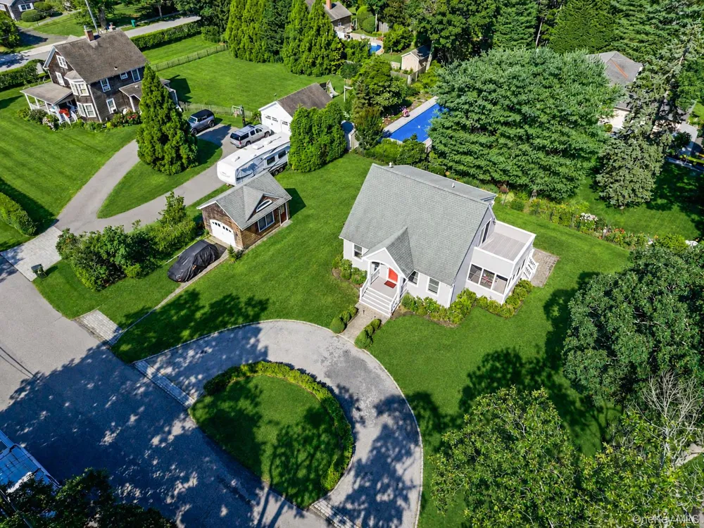 16 Foster Crossing East Quogue, NY 11942
