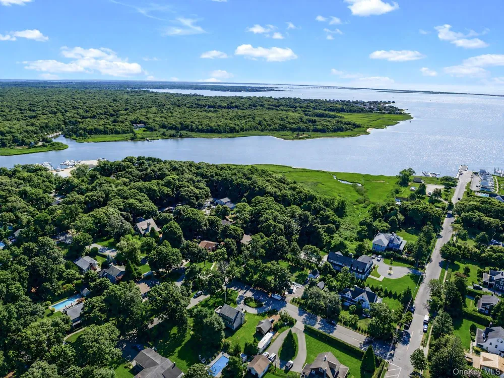 16 Foster Crossing East Quogue, NY 11942