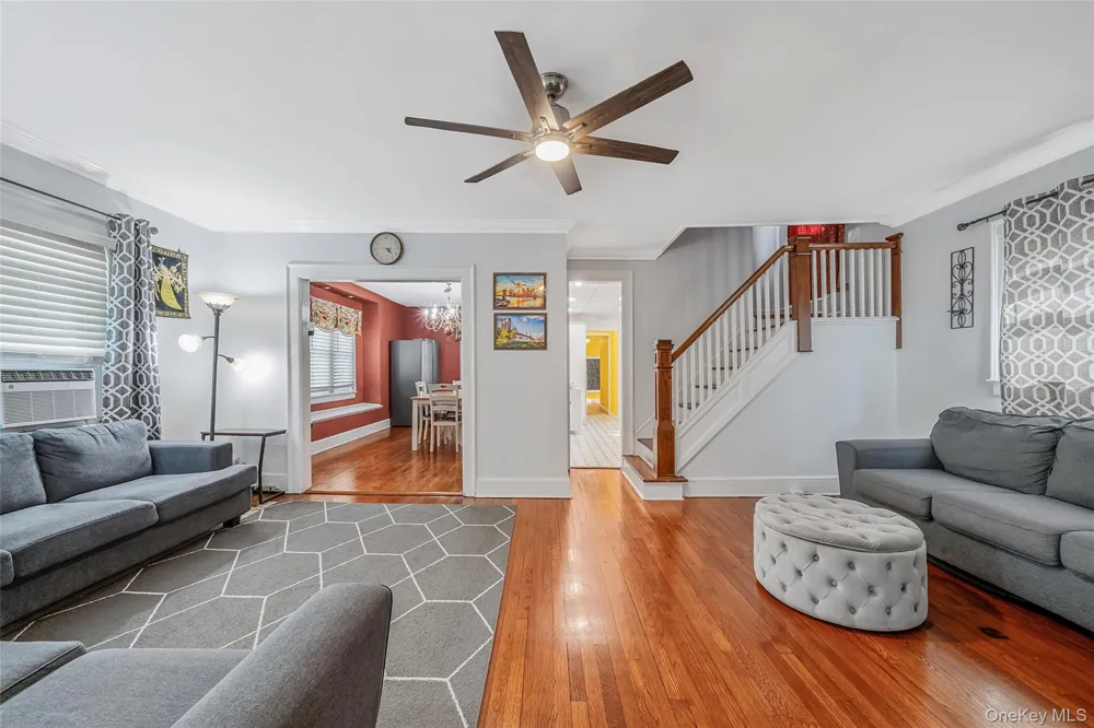 214 Lowell Avenue Floral Park, NY 11001