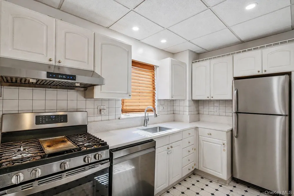 214 Lowell Avenue Floral Park, NY 11001