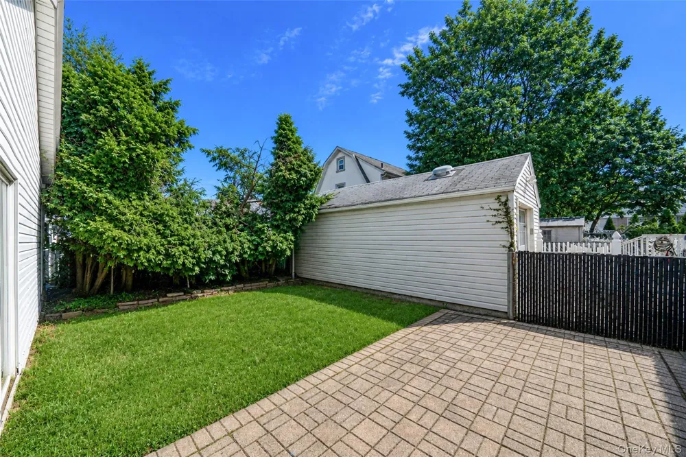 214 Lowell Avenue Floral Park, NY 11001