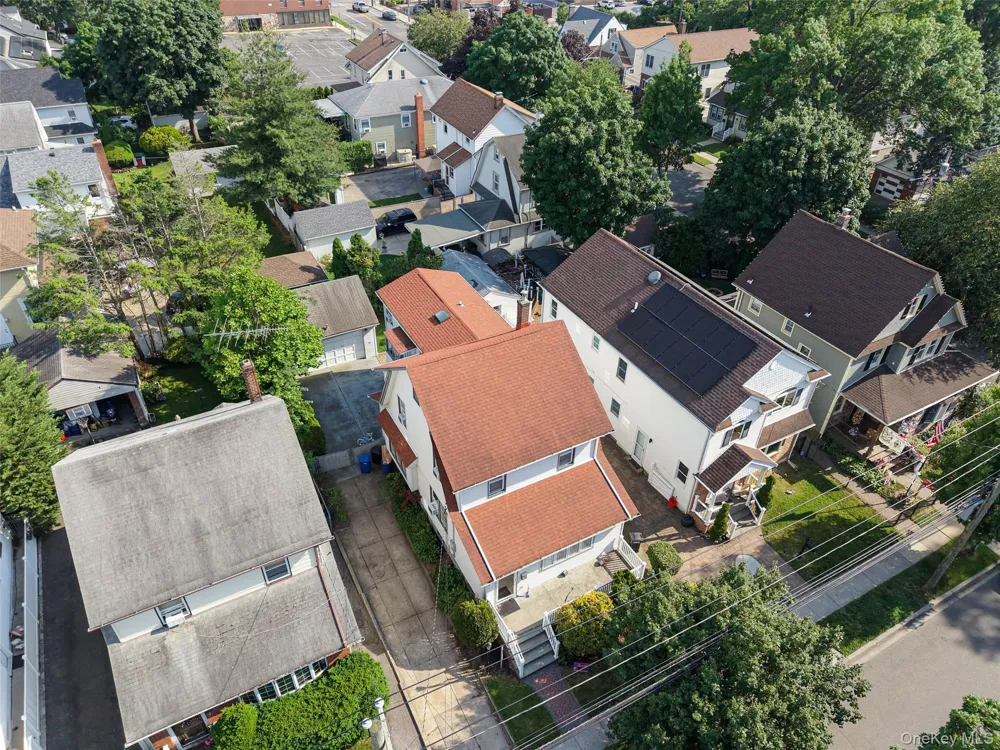 214 Lowell Avenue Floral Park, NY 11001