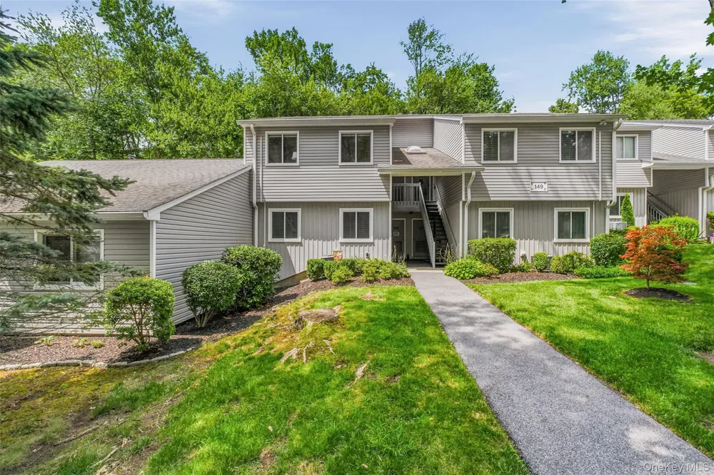 149 Flintlock Way #E Yorktown Heights, NY 10598