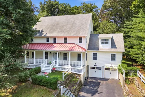 17 Nadworny Lane