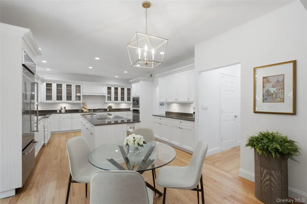 17 Nadworny Lane Stony Brook, NY 11790