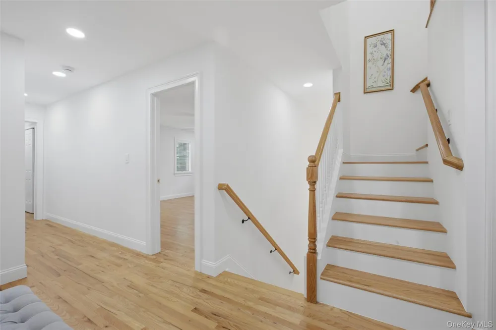 17 Nadworny Lane Stony Brook, NY 11790