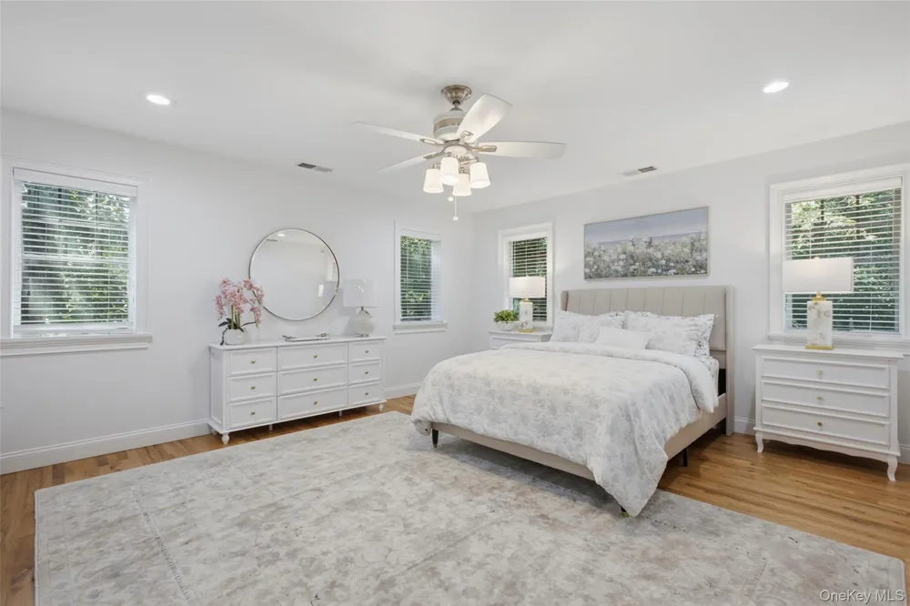 17 Nadworny Lane Stony Brook, NY 11790