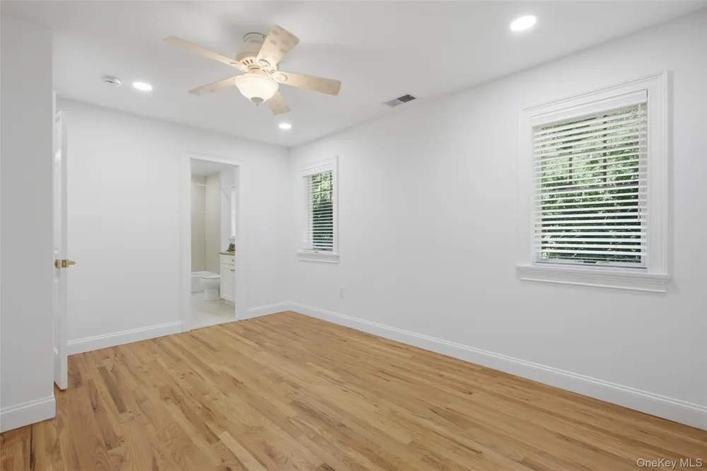 17 Nadworny Lane Stony Brook, NY 11790