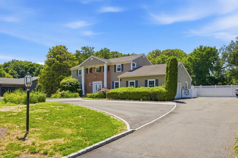 25 Artisan Avenue Huntington, NY 11743