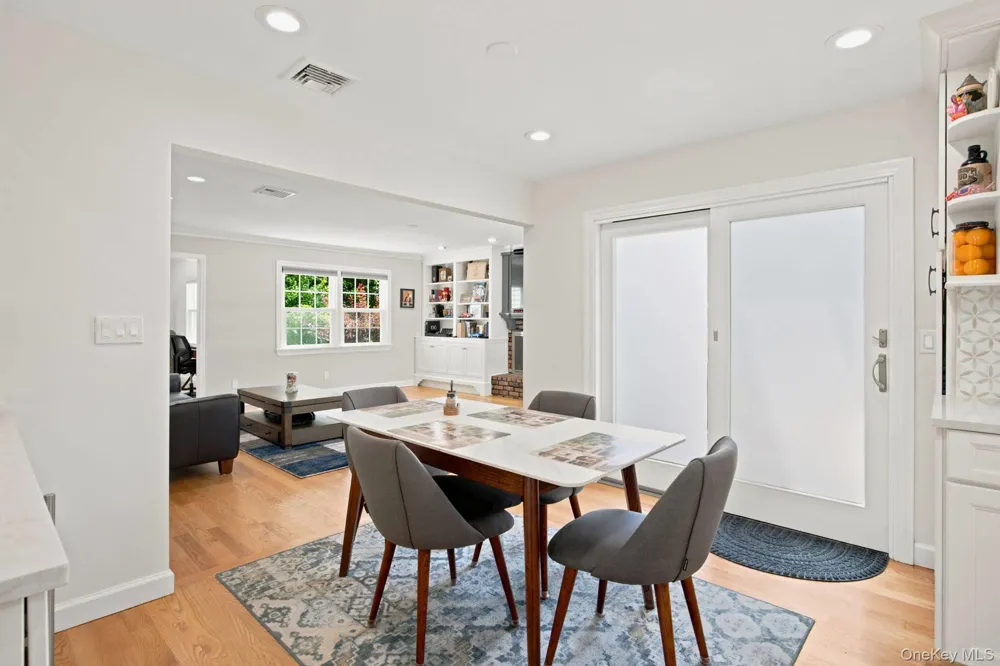 25 Artisan Avenue Huntington, NY 11743