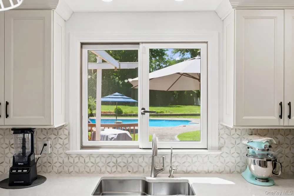 25 Artisan Avenue Huntington, NY 11743