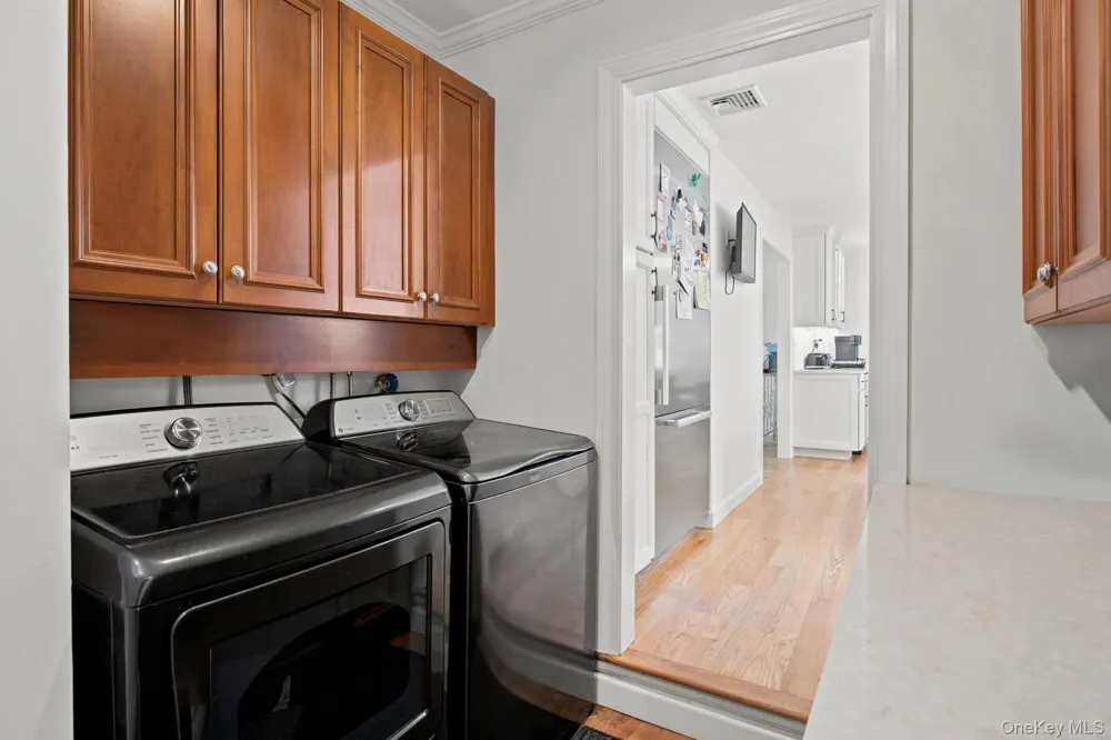 25 Artisan Avenue Huntington, NY 11743