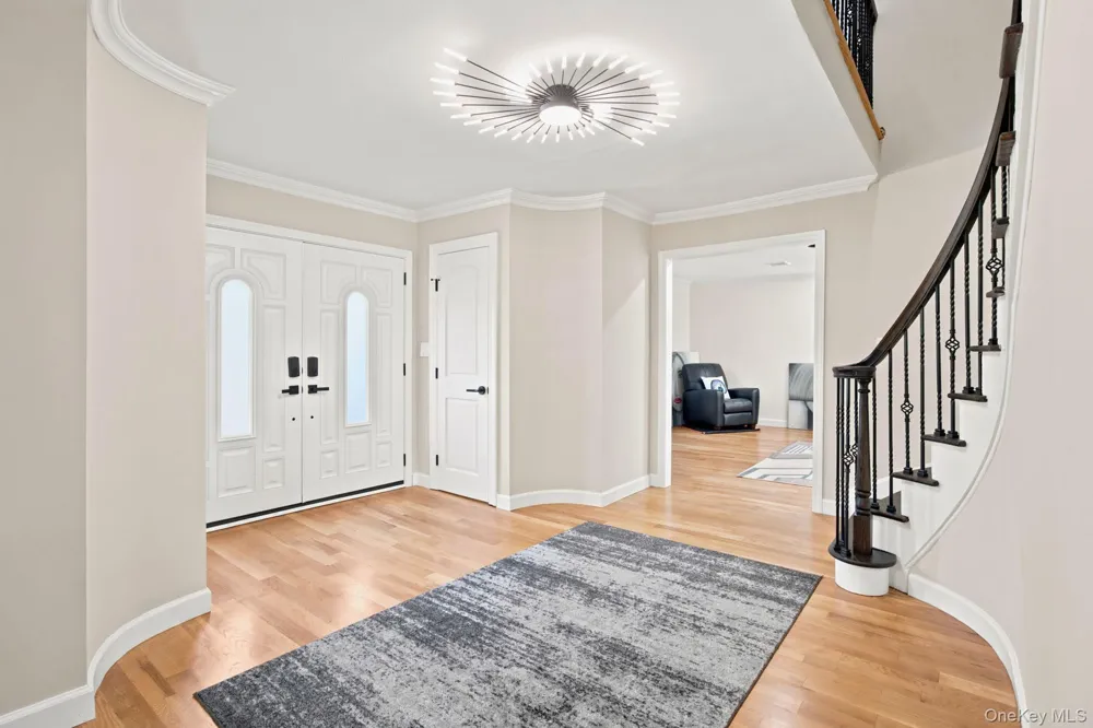 25 Artisan Avenue Huntington, NY 11743