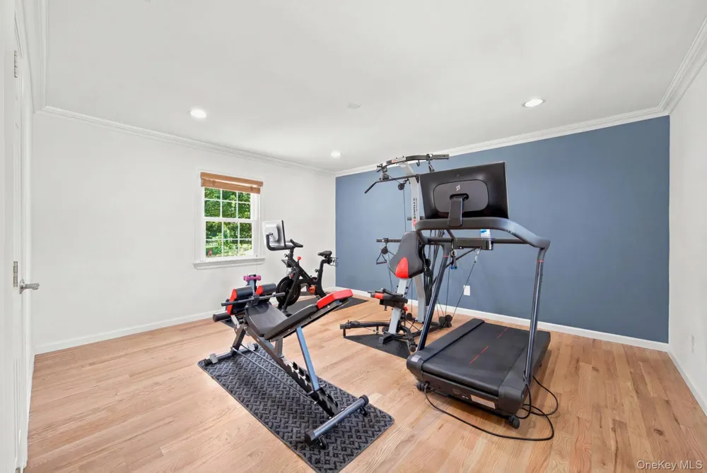 25 Artisan Avenue Huntington, NY 11743