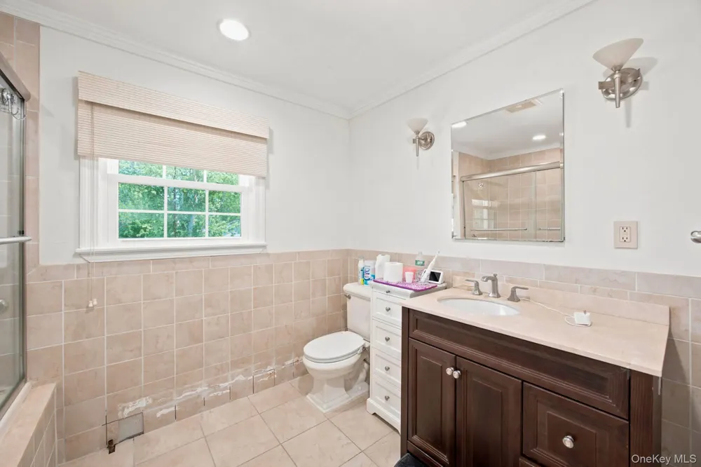 25 Artisan Avenue Huntington, NY 11743