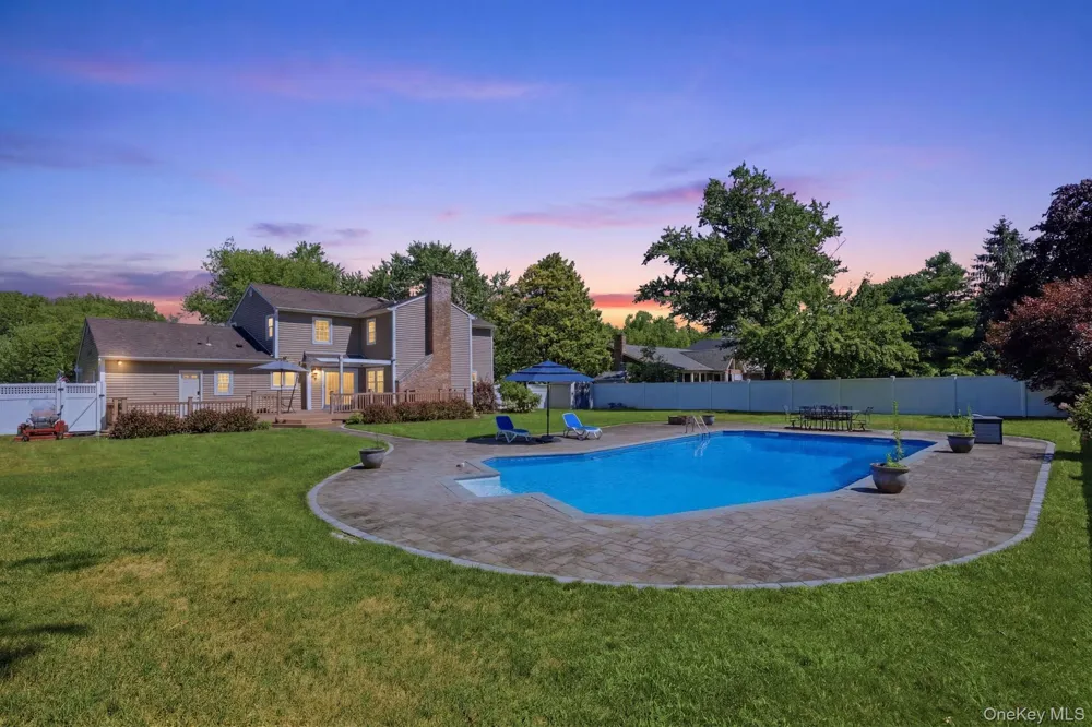 25 Artisan Avenue Huntington, NY 11743