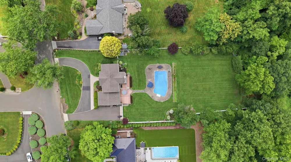 25 Artisan Avenue Huntington, NY 11743
